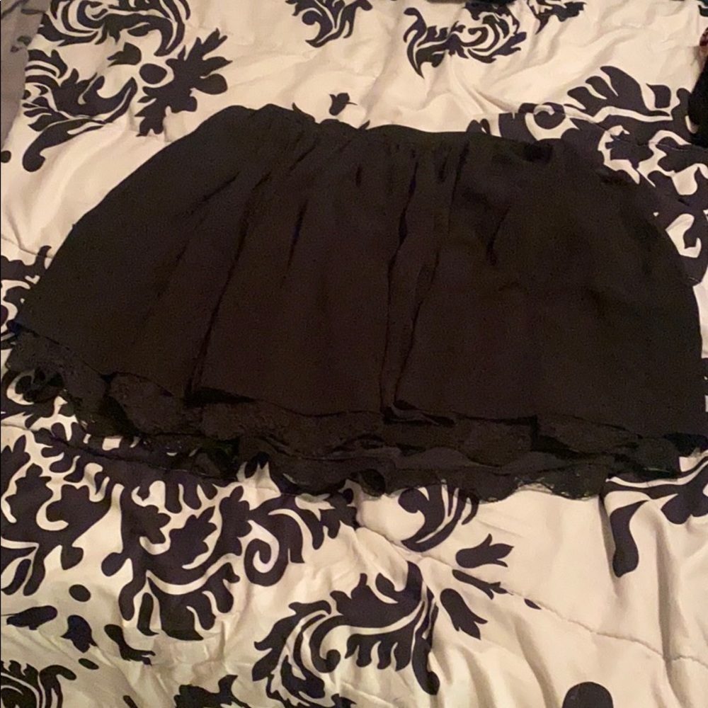 Lace skirt